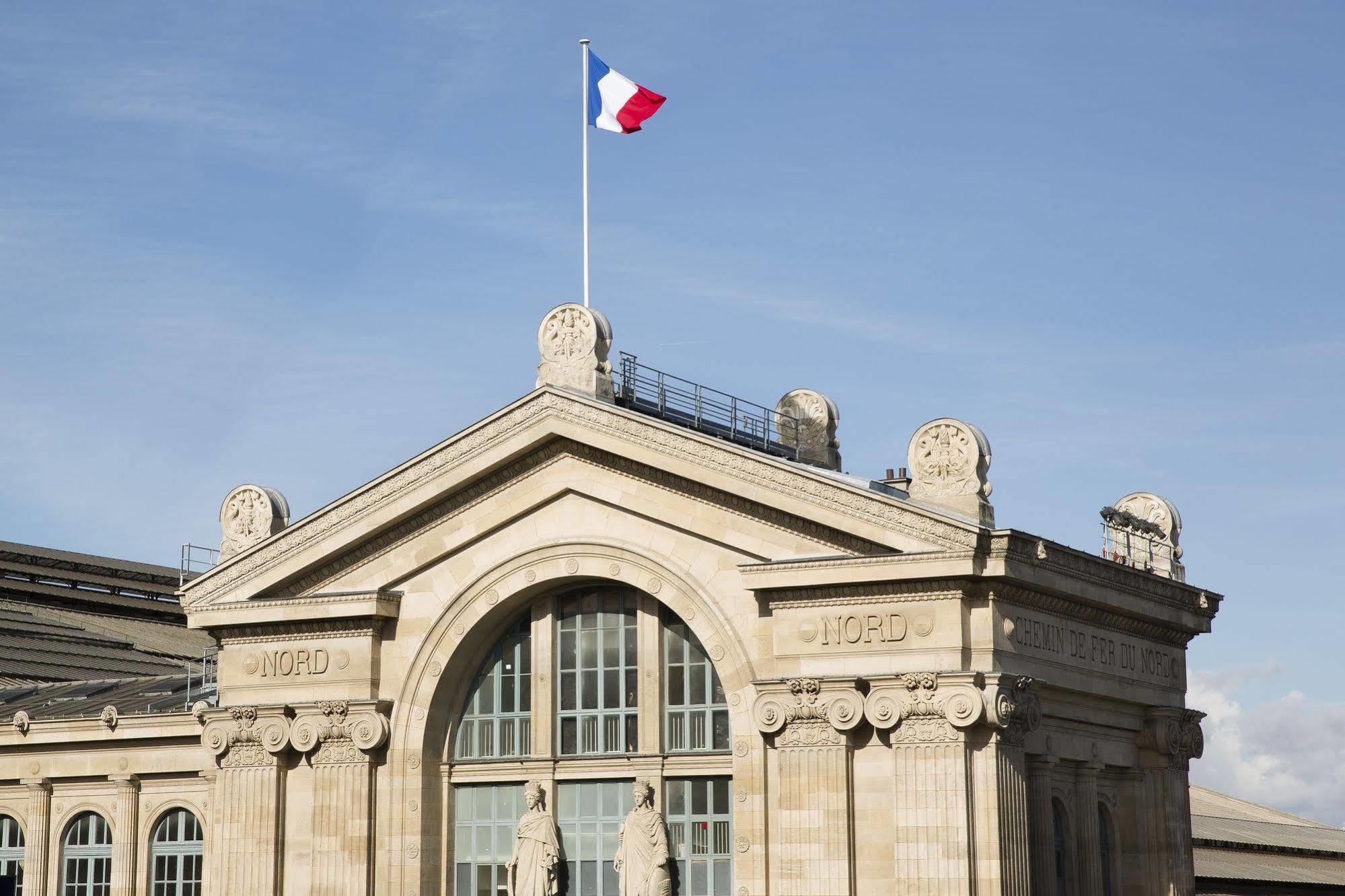 Hotel Whistler - Gare Du Nord Parigi Esterno foto